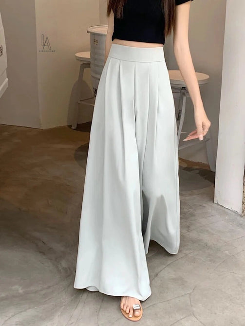 Elevate Your Style with These Chic Women's Pleated Trousers