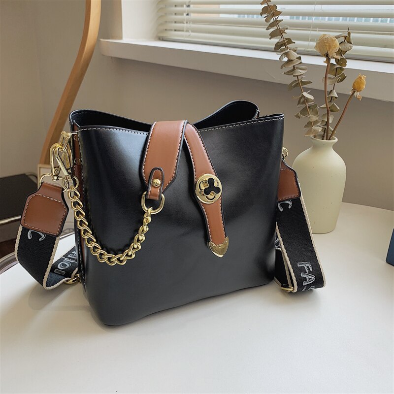 Leather Women's Shoulder Bags 2023 Elegant Chain Hasp Messenger Bag Ladies Medium Chic Crossbody Bag Green Female Wallet Handbag