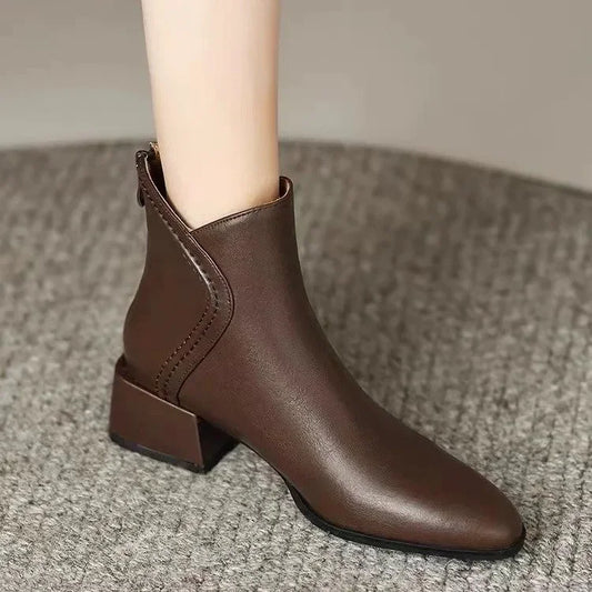 Stylish and Comfortable Women's Autumn Boots with Retro Design and Thick Heels